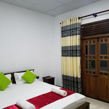 Yashumi Homestay ดัมบูลลา ภายนอก รูปภาพ