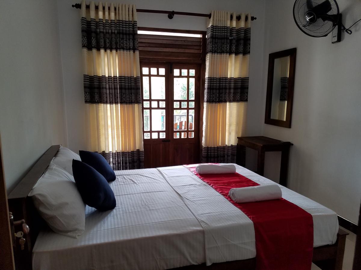 Yashumi Homestay ดัมบูลลา ภายนอก รูปภาพ