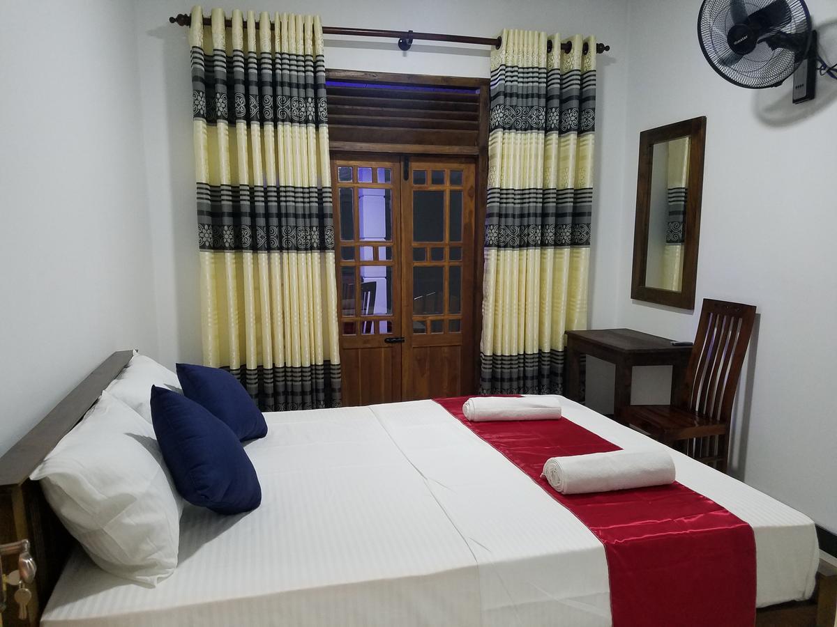 Yashumi Homestay ดัมบูลลา ภายนอก รูปภาพ