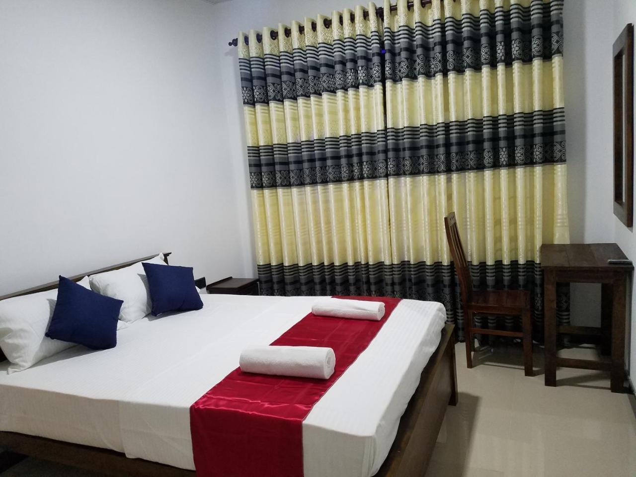 Yashumi Homestay ดัมบูลลา ภายนอก รูปภาพ