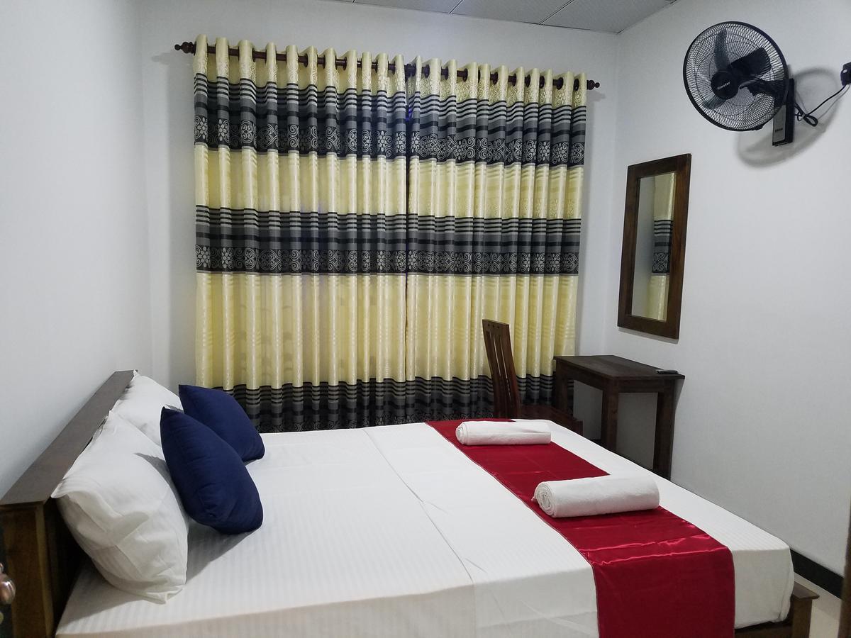 Yashumi Homestay ดัมบูลลา ภายนอก รูปภาพ