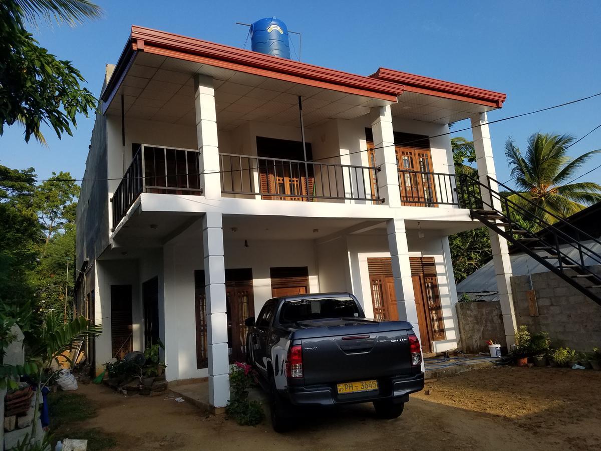 Yashumi Homestay ดัมบูลลา ภายนอก รูปภาพ
