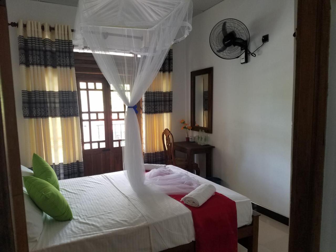 Yashumi Homestay ดัมบูลลา ภายนอก รูปภาพ