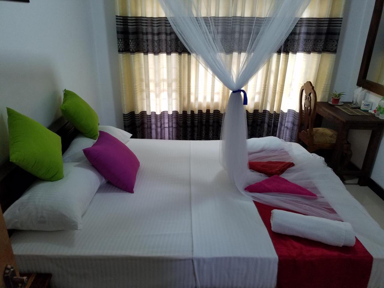 Yashumi Homestay ดัมบูลลา ภายนอก รูปภาพ