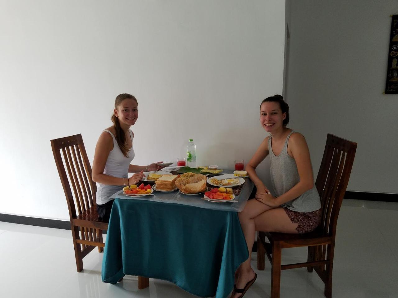 Yashumi Homestay ดัมบูลลา ภายนอก รูปภาพ