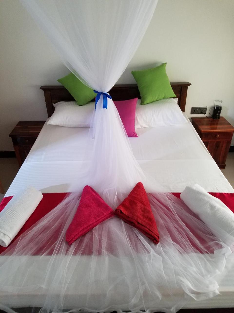 Yashumi Homestay ดัมบูลลา ภายนอก รูปภาพ