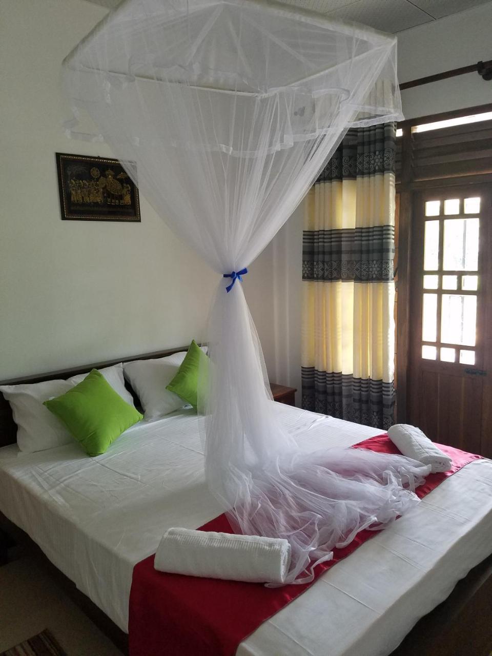 Yashumi Homestay ดัมบูลลา ภายนอก รูปภาพ